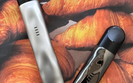 悅刻煙桿一直閃白燈怎么解決？