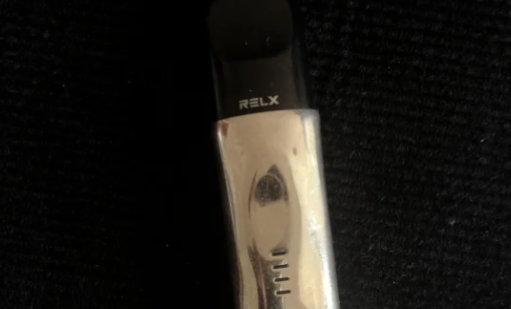 悅刻四代充電怎么看滿沒滿？