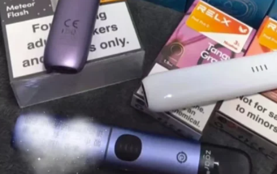 悅刻電子煙和YOOZ哪個好？2024實測對比口感、價格、性價比