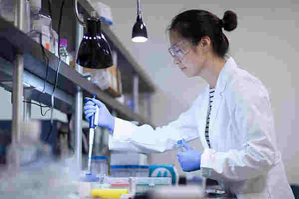 尼古丁鹽發明者邢晨悅：電子煙是煙也含尼古丁