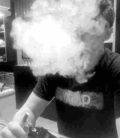 抽電子煙危害可能比香煙還大