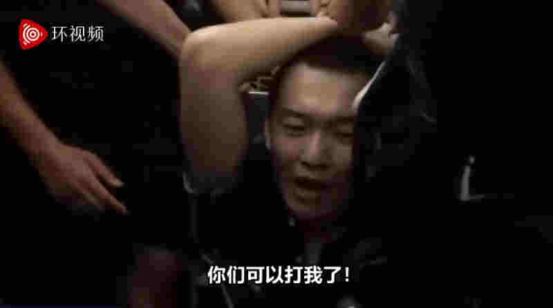 對，這是我們的記者和英雄！