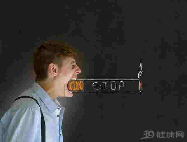 電子煙有助戒煙，還不傷肺？它有4個危害，很多人后知后覺 