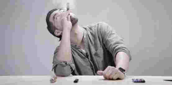 僅三年就做到3000億市值！被封殺的電子煙，賺錢野上天 