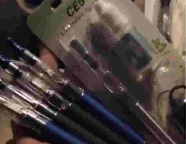 河南一學校門口文具店售賣電子煙，外形酷似文具！工商局：已開展調查
