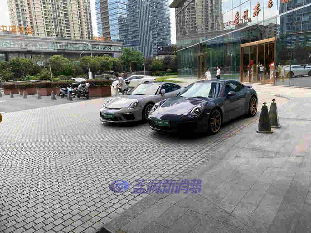 合肥站探展徠米：又雙叒叕超跑開道抓眼球，專屬VIP室座無虛席 