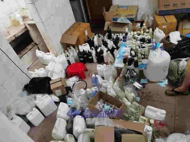 為防止“大麻”等上頭電子煙危害未成年人，警方建議嚴控快遞郵寄 