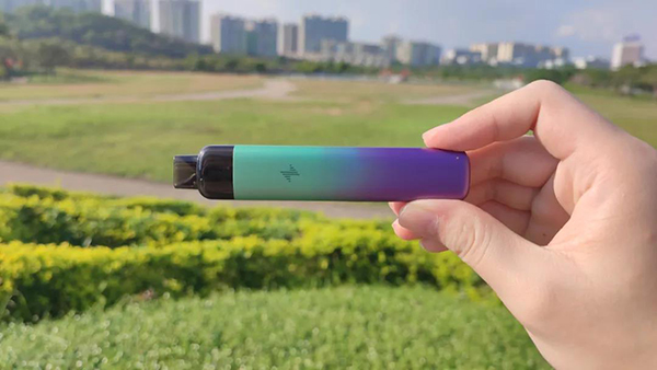 GIFTVAPE 禮霧電子煙評測：配置拉滿，顏值擔當