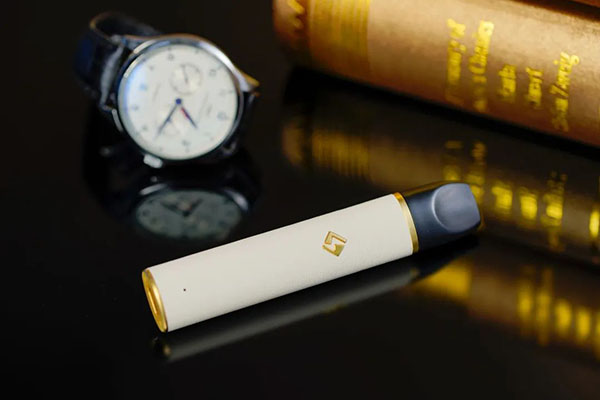 GIFTVAPE禮霧電子煙發布新品禮霧S，上演真“皮”戲法