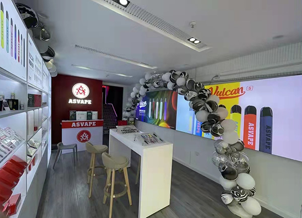 專訪火神電子煙店主：要在敢想的年紀有敢做的事