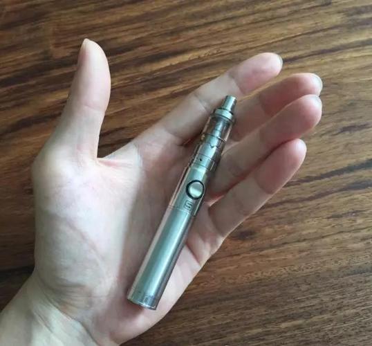 電子煙筆怎么加油視頻(怎么給電子煙加油)