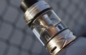 電子煙長時間換霧化器(電子煙霧化器在哪個部位)